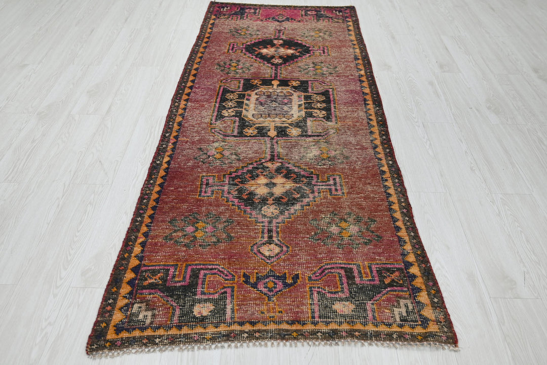 red Runner rug 3' 1" x 7' 10"