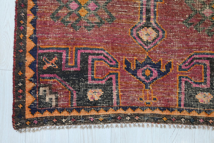 red Runner rug 3' 1" x 7' 10"