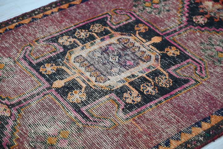 red Runner rug 3' 1" x 7' 10"