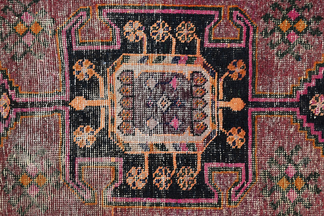 red Runner rug 3' 1" x 7' 10"