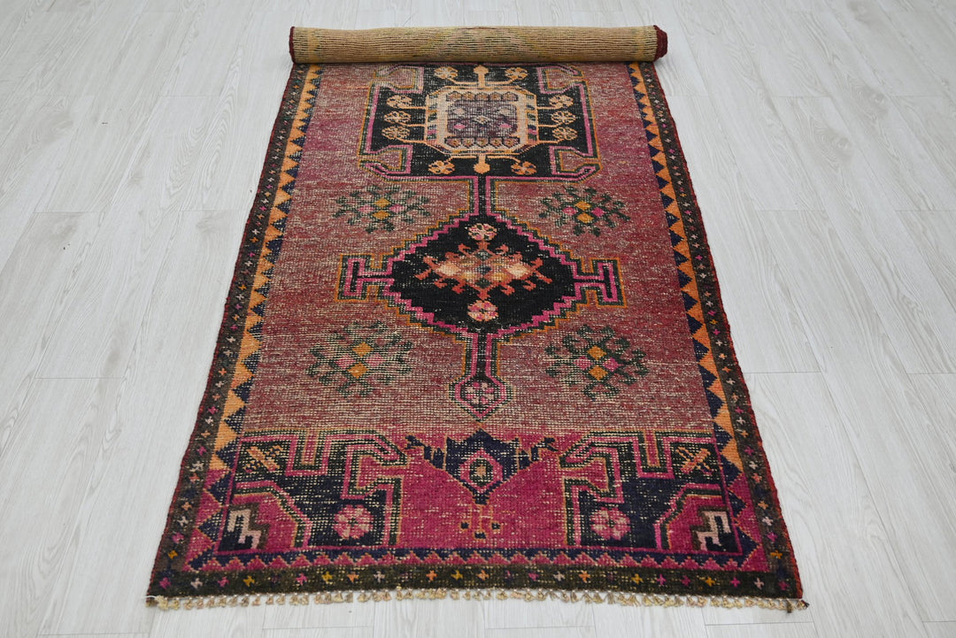 red Runner rug 3' 1" x 7' 10"