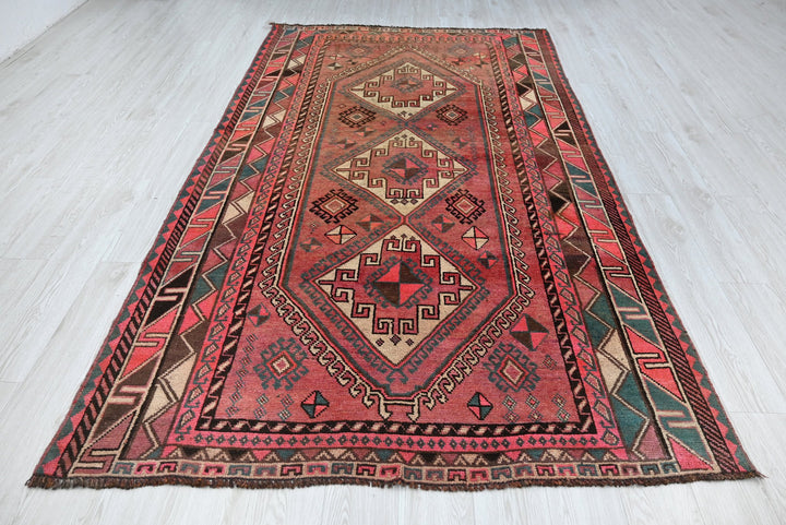 red Medium rug 5' 0" x 8' 11"