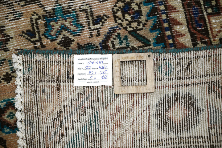 brown Large rug 5' 0" x 9' 8"