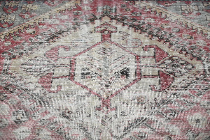 brown Large rug 4' 9" x 9' 8"