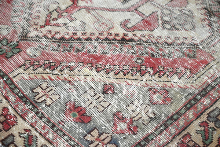 brown Large rug 4' 9" x 9' 8"