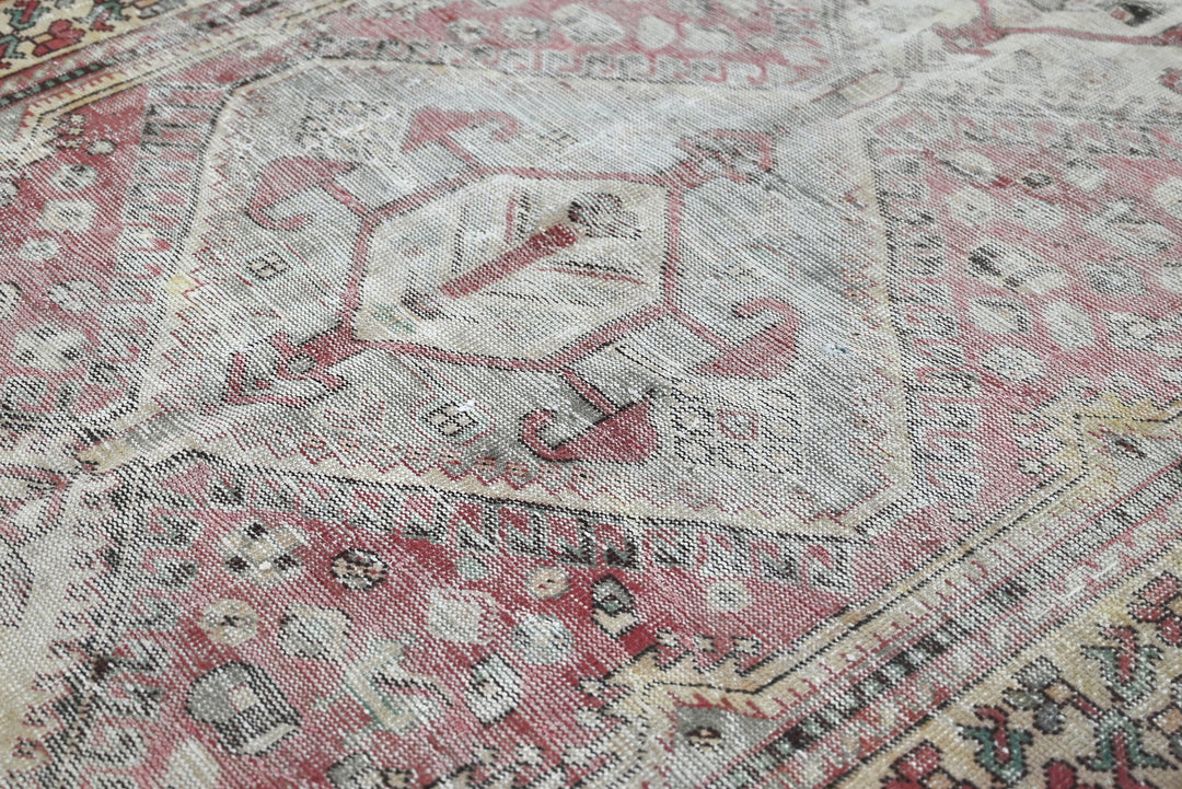 brown Large rug 4' 9" x 9' 8"