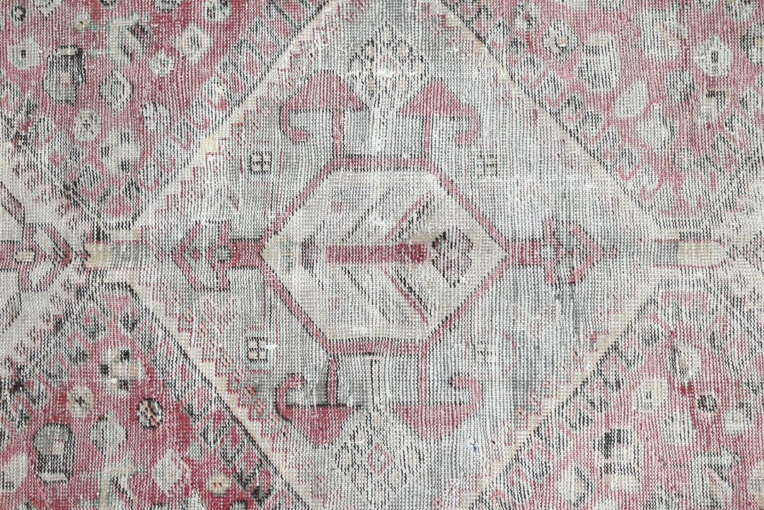 brown Large rug 4' 9" x 9' 8"