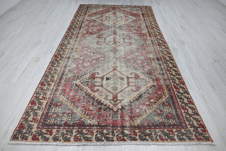brown Large rug 4' 9" x 9' 8"