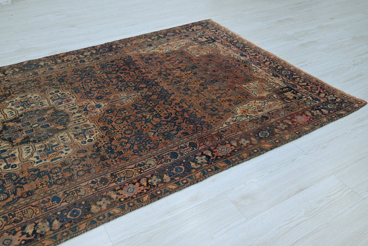 brown Large rug 4' 10" x 10' 6"