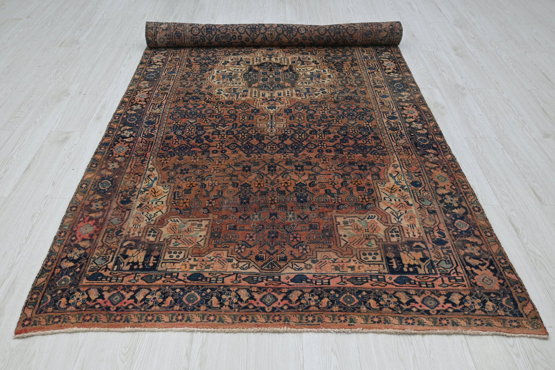 brown Large rug 4' 10" x 10' 6"