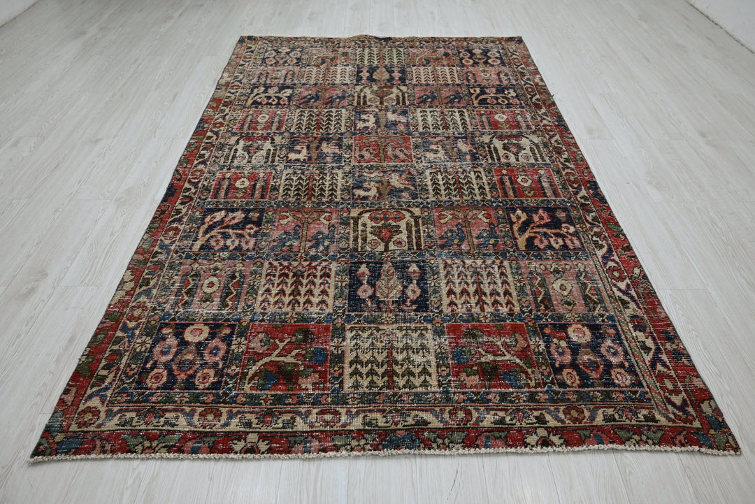 red Medium rug 5' 4" x 7' 8"