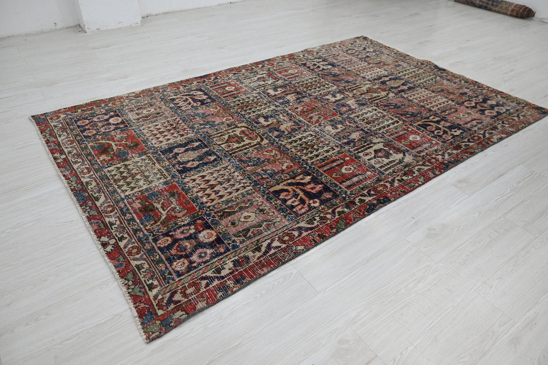 red Medium rug 5' 4" x 7' 8"