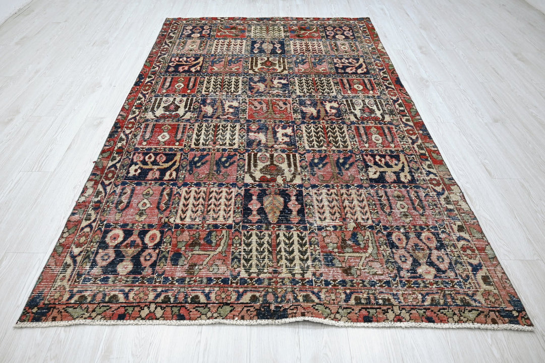 red Medium rug 5' 4" x 7' 8"