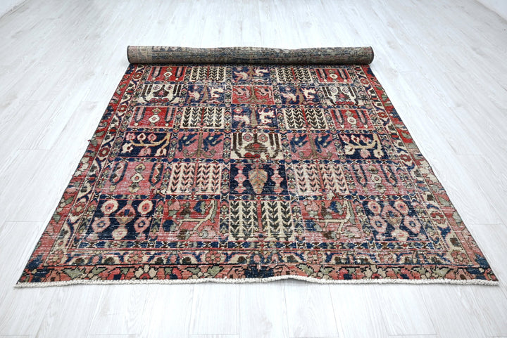 red Medium rug 5' 4" x 7' 8"