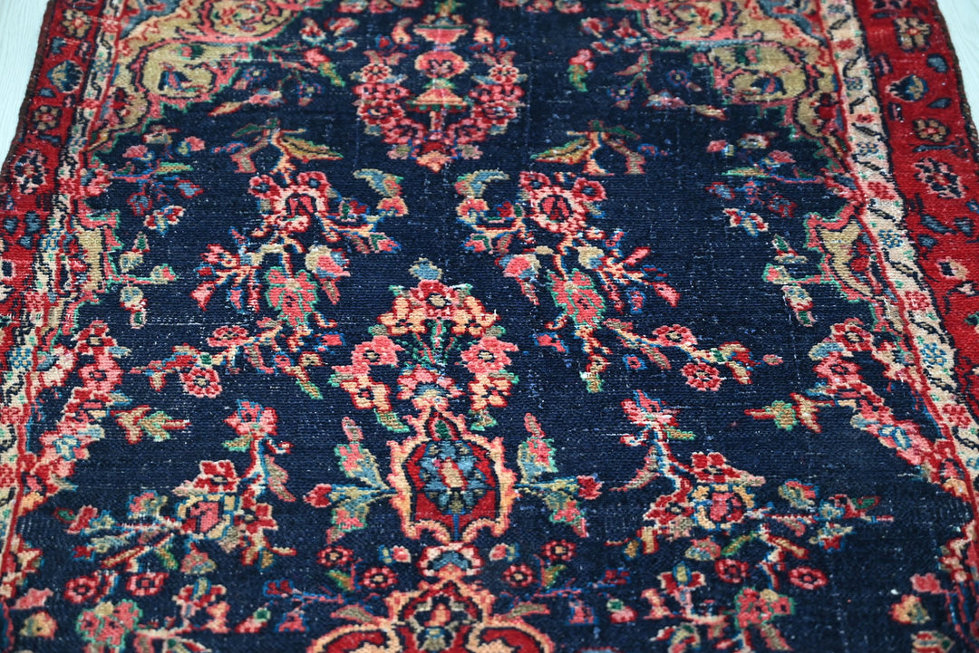 blue Medium rug 2' 9" x 7' 5"