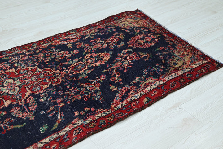 blue Medium rug 2' 9" x 7' 5"