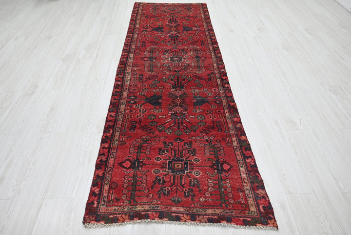 red Runner rug 2' 11" x 9' 1"