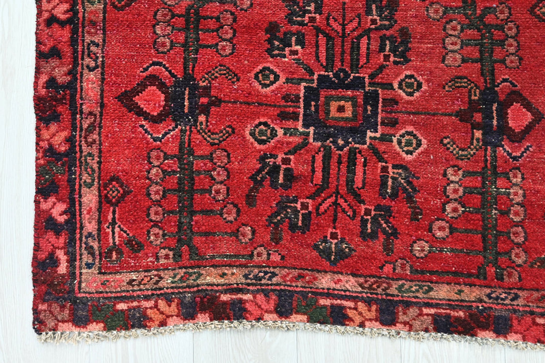 red Runner rug 2' 11" x 9' 1"