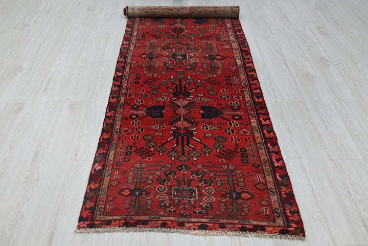 red Runner rug 2' 11" x 9' 1"
