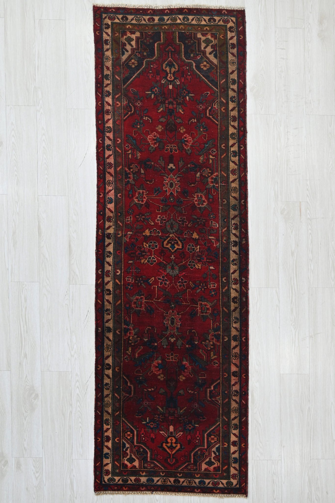 red Runner rug 2' 6" x 8' 4"