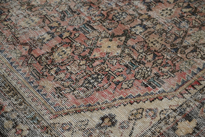 brown Large rug 4' 8" x 10' 4"