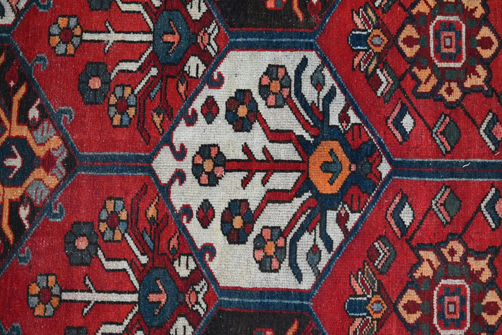 red Large rug 5' 4" x 9' 11"