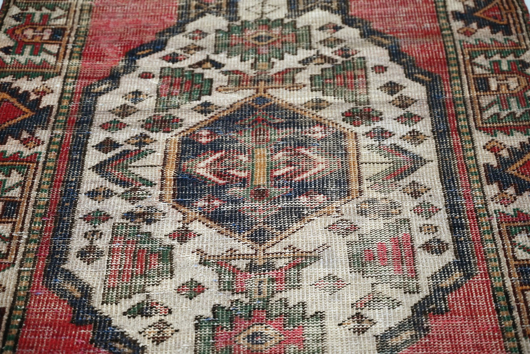 red Runner rug 3' 2" x 9' 10"