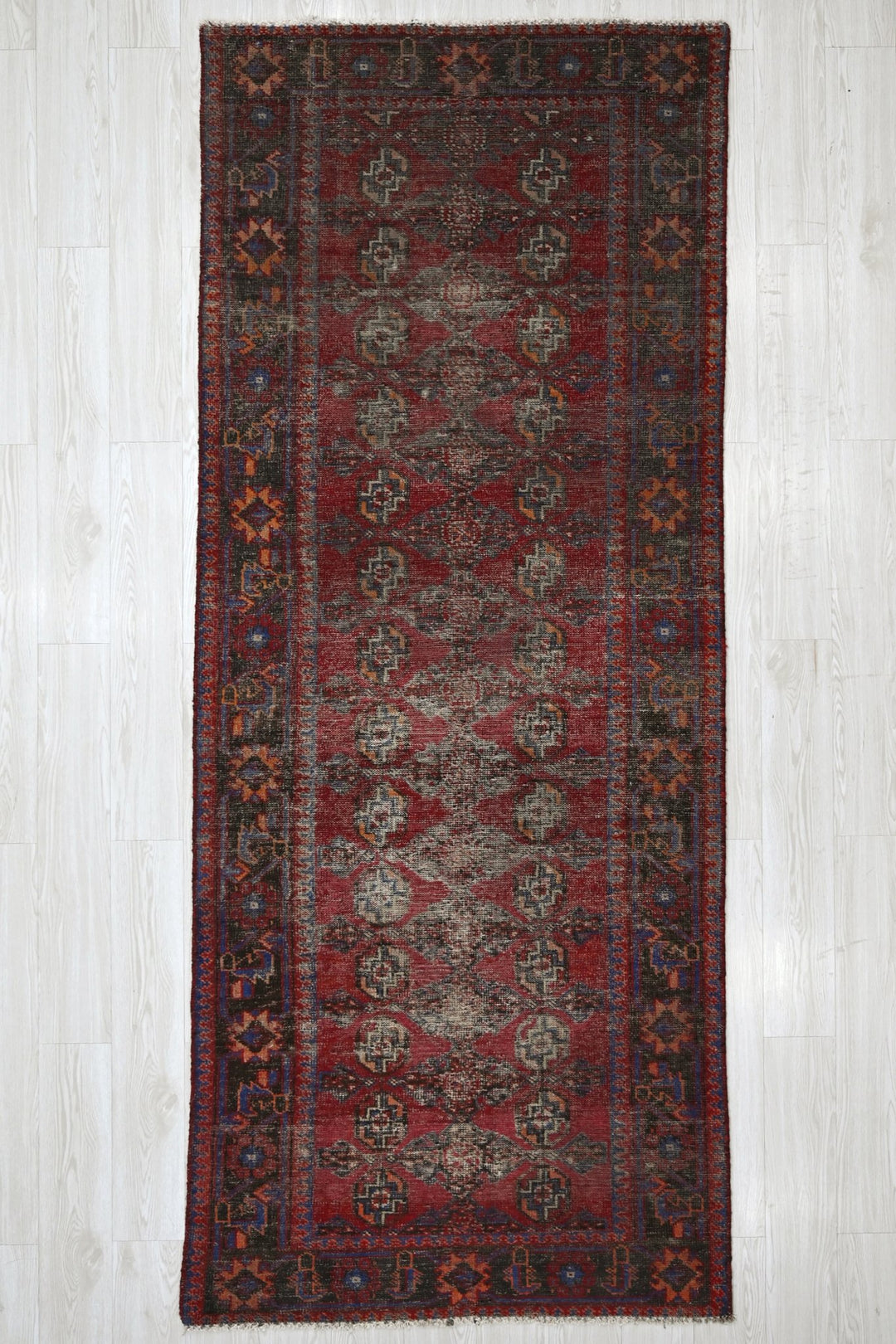 red Runner rug 4' 0" x 9' 9"