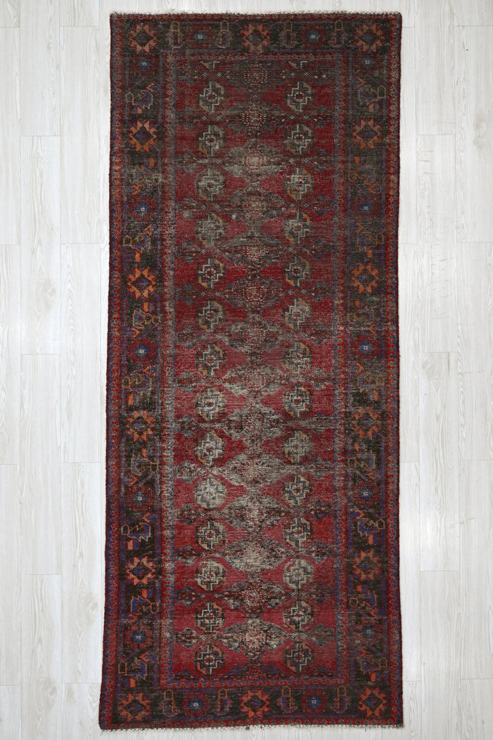 red Runner rug 4' 0" x 9' 9"