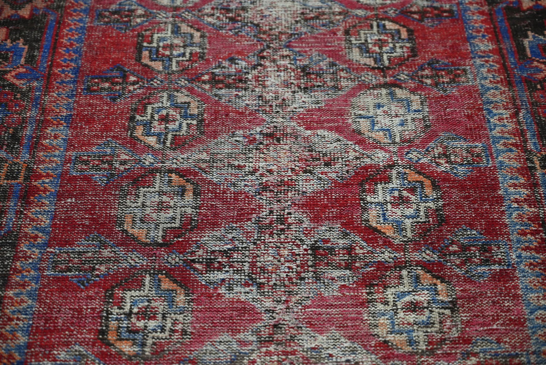 red Runner rug 4' 0" x 9' 9"