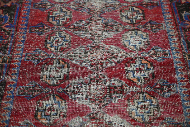 red Runner rug 4' 0" x 9' 9"