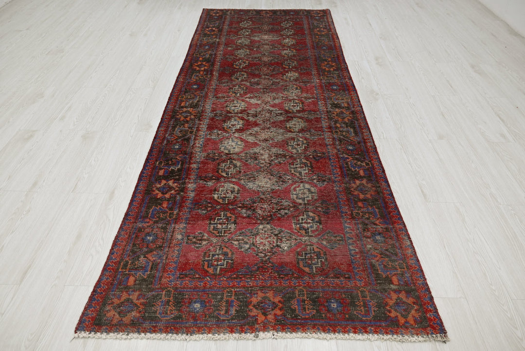 red Runner rug 4' 0" x 9' 9"
