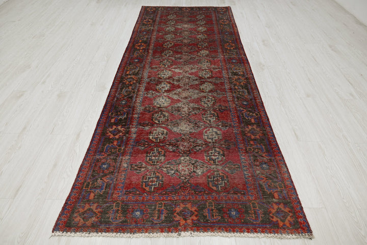 red Runner rug 4' 0" x 9' 9"