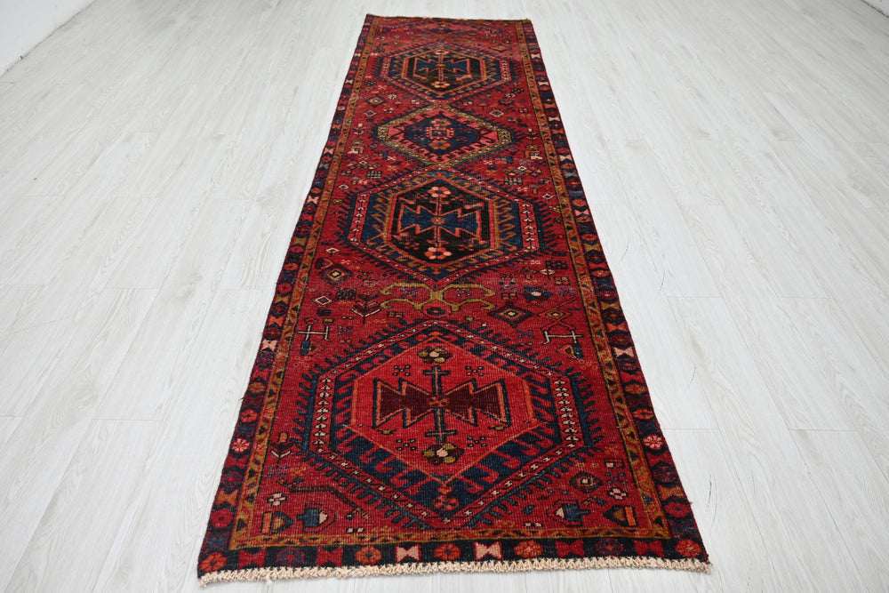 red Runner rug 2' 11" x 9' 11"