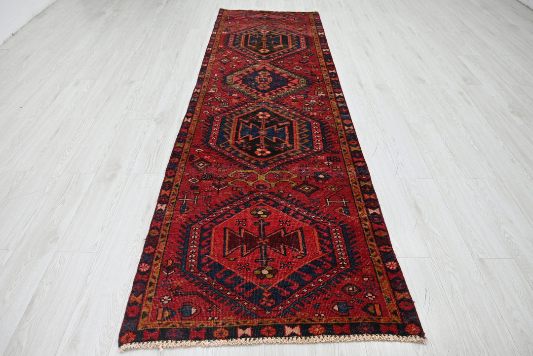red Runner rug 2' 11" x 9' 11"