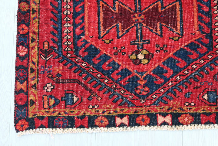red Runner rug 2' 11" x 9' 11"