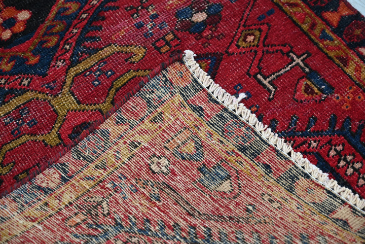 red Runner rug 2' 11" x 9' 11"