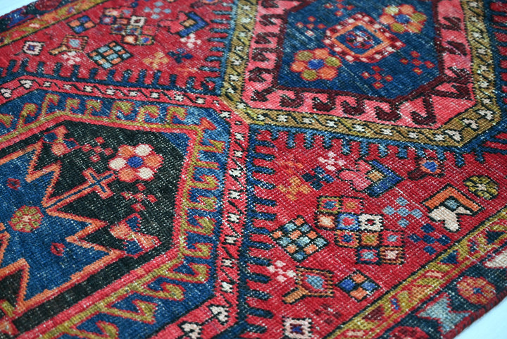red Runner rug 2' 11" x 9' 11"