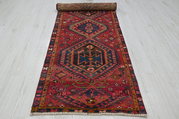 red Runner rug 2' 11" x 9' 11"
