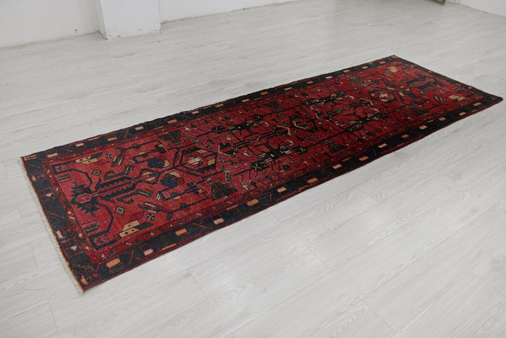 red Runner rug 3' 2" x 9' 5"