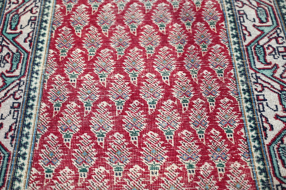 red Runner rug 3' 1" x 9' 6"