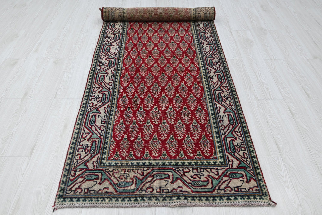 red Runner rug 3' 1" x 9' 6"