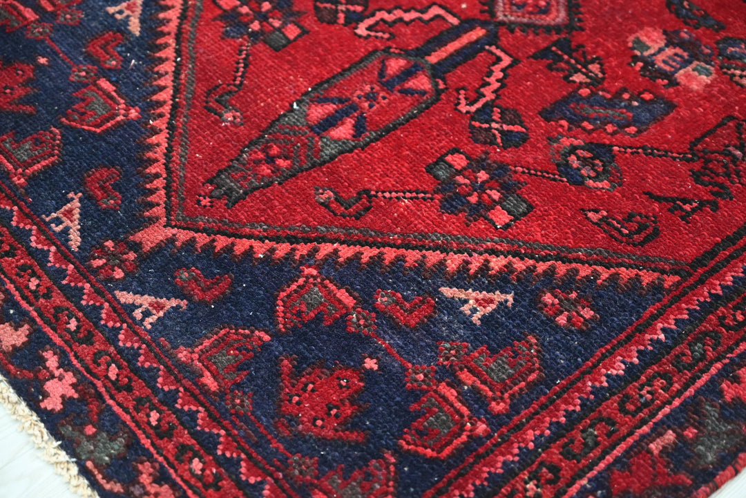 red Runner rug 3' 2" x 9' 5"