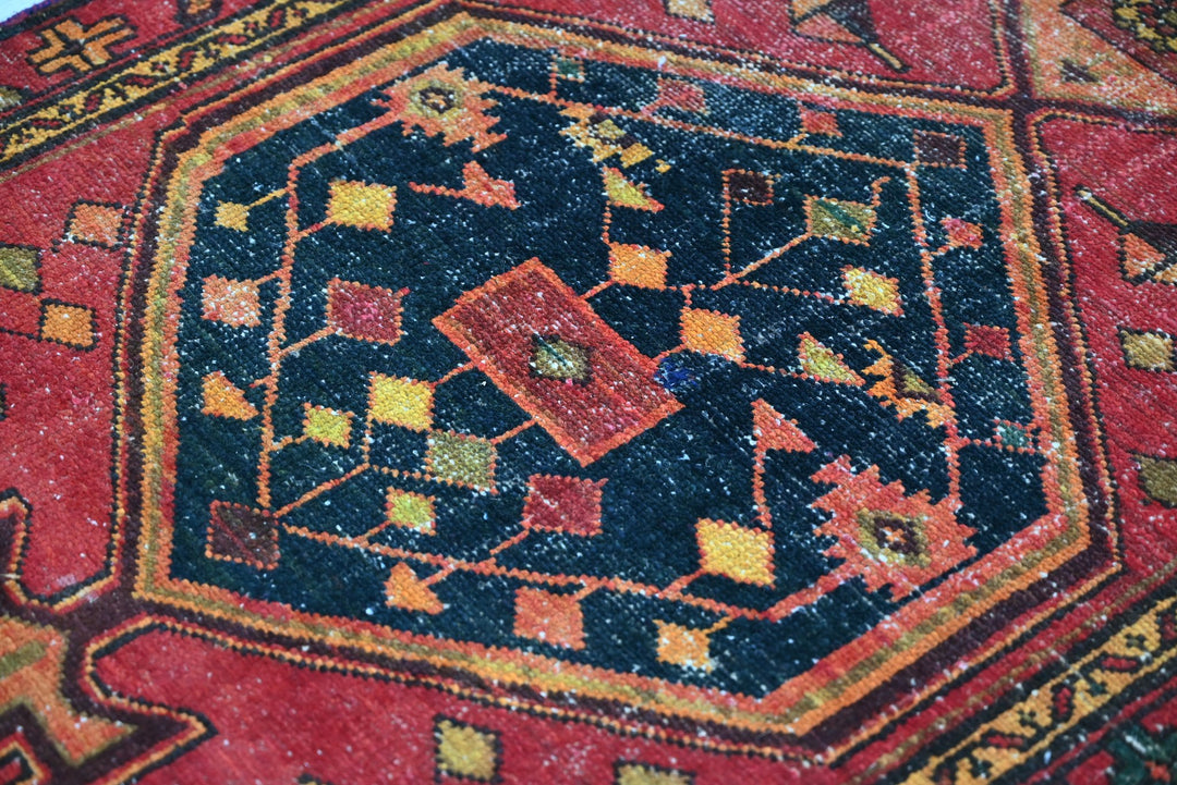 red Runner rug 3' 1" x 9' 0"