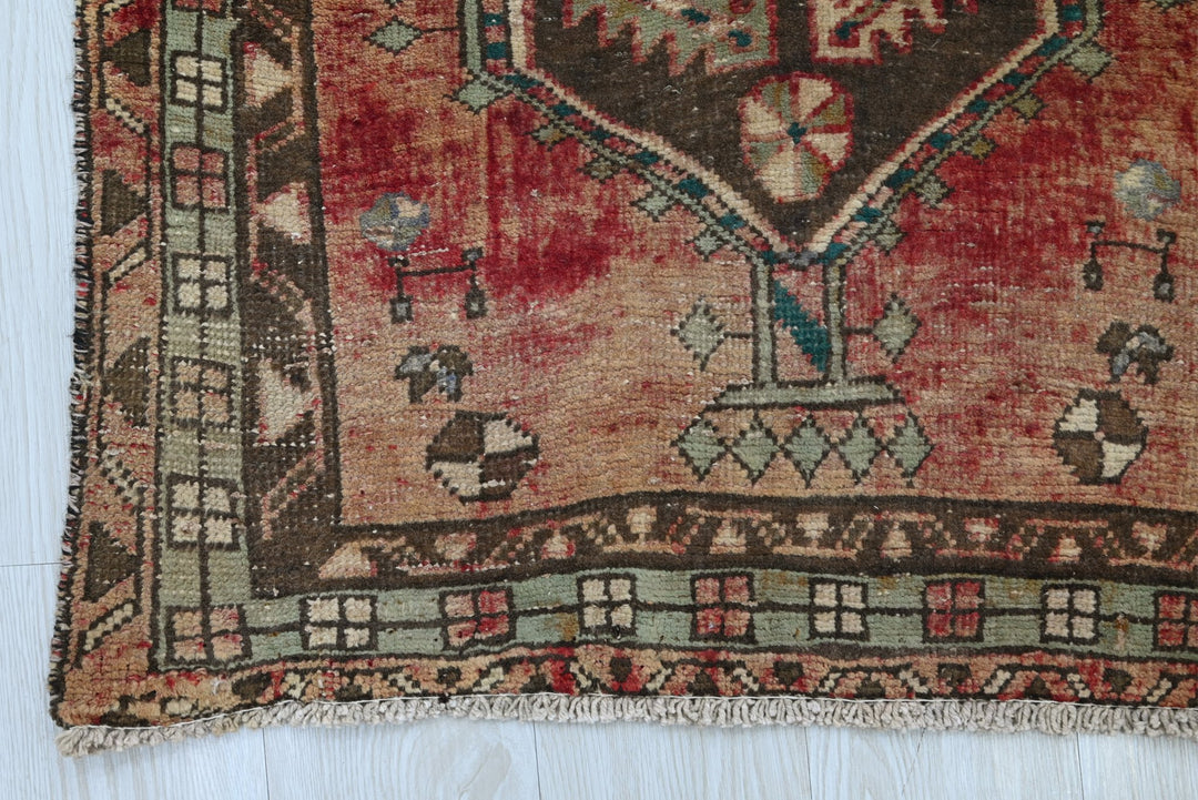 brown Runner rug 2' 7" x 9' 8"