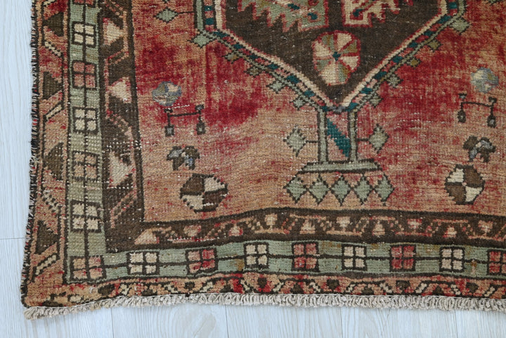 brown Runner rug 2' 7" x 9' 8"
