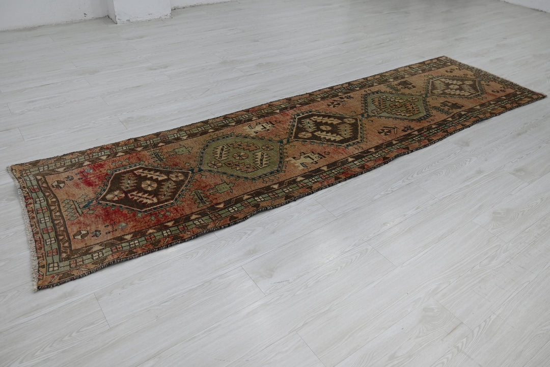 brown Runner rug 2' 7" x 9' 8"