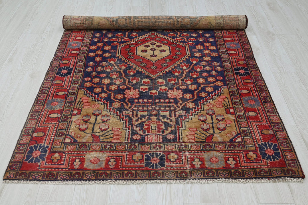 blue Medium rug 4' 3" x 6' 9"