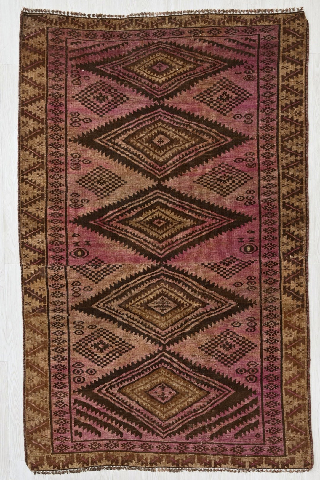 purple Medium rug 4' 0" x 6' 7"