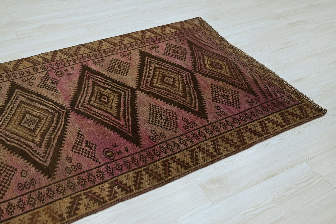 purple Medium rug 4' 0" x 6' 7"